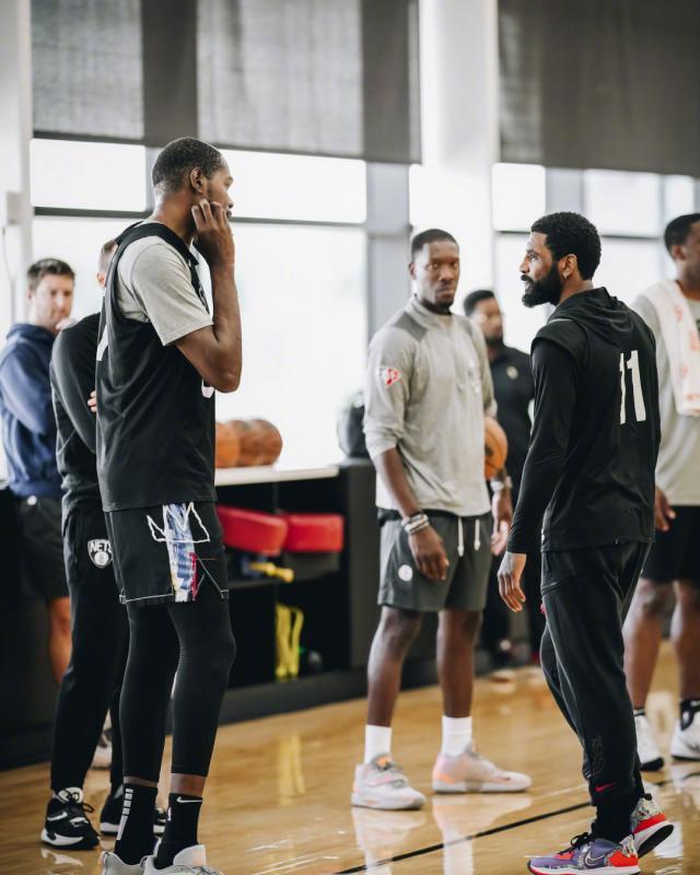 1665298374398092812.jpg 0049cqBdgy1h6ywz4pknrj60u011itei02.jpg