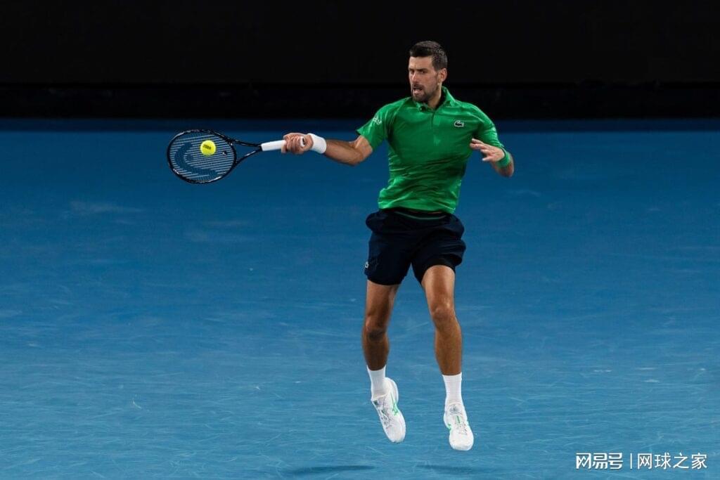 德约质问记者奇葩问题：我在追赶辛纳和阿卡？是追随者？