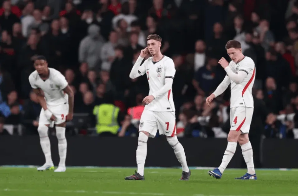 赔率-李-迪克森：帕尔默丢球不回追做得不够，福登踢伪9也没奏效